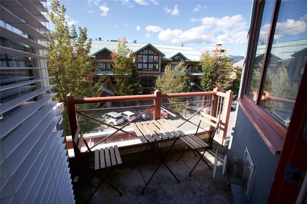 Alpenglow Lodge By Bill Whistler Exterior foto